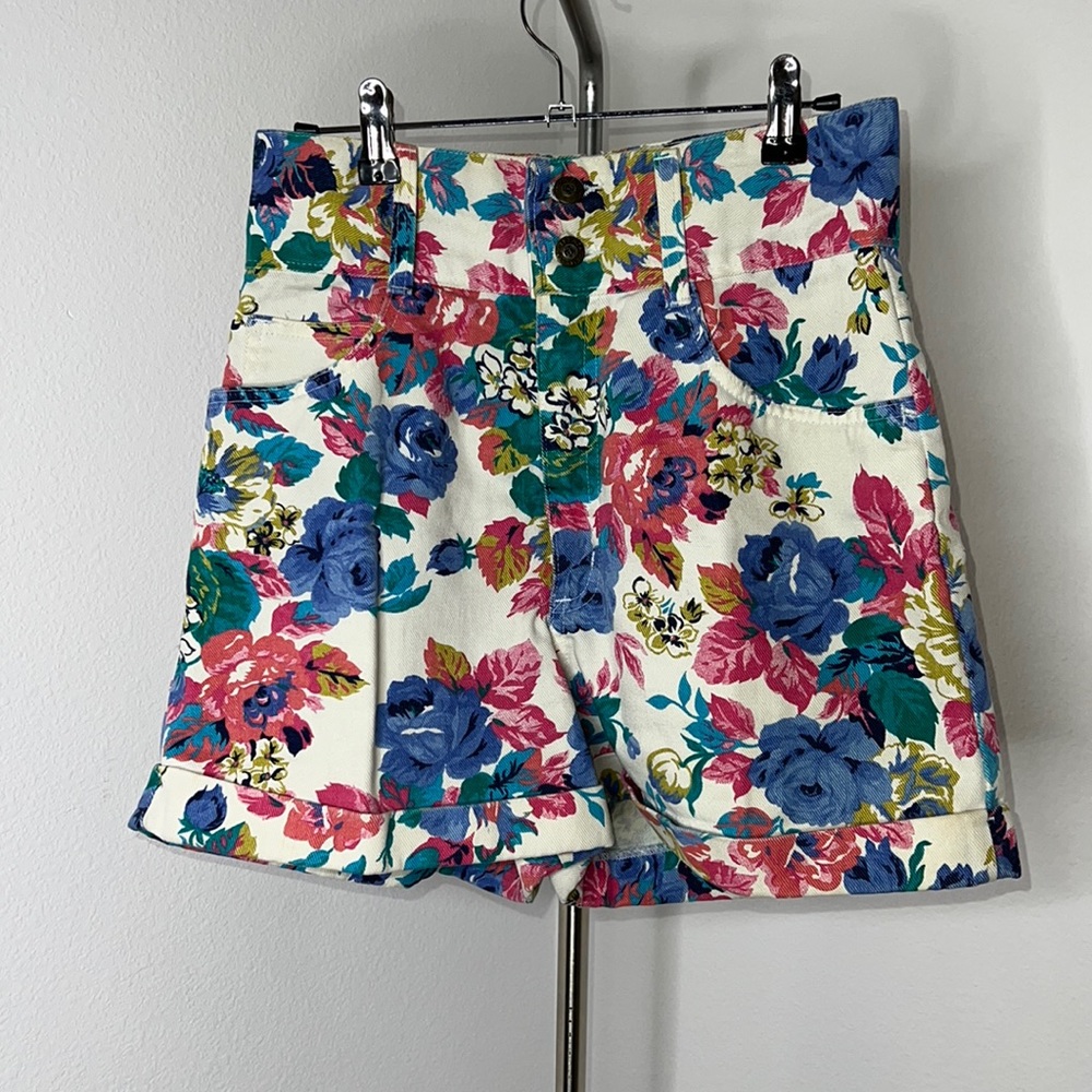 🔹 Express French Country Vintage Floral Print High Rise Baggy Mom Shorts